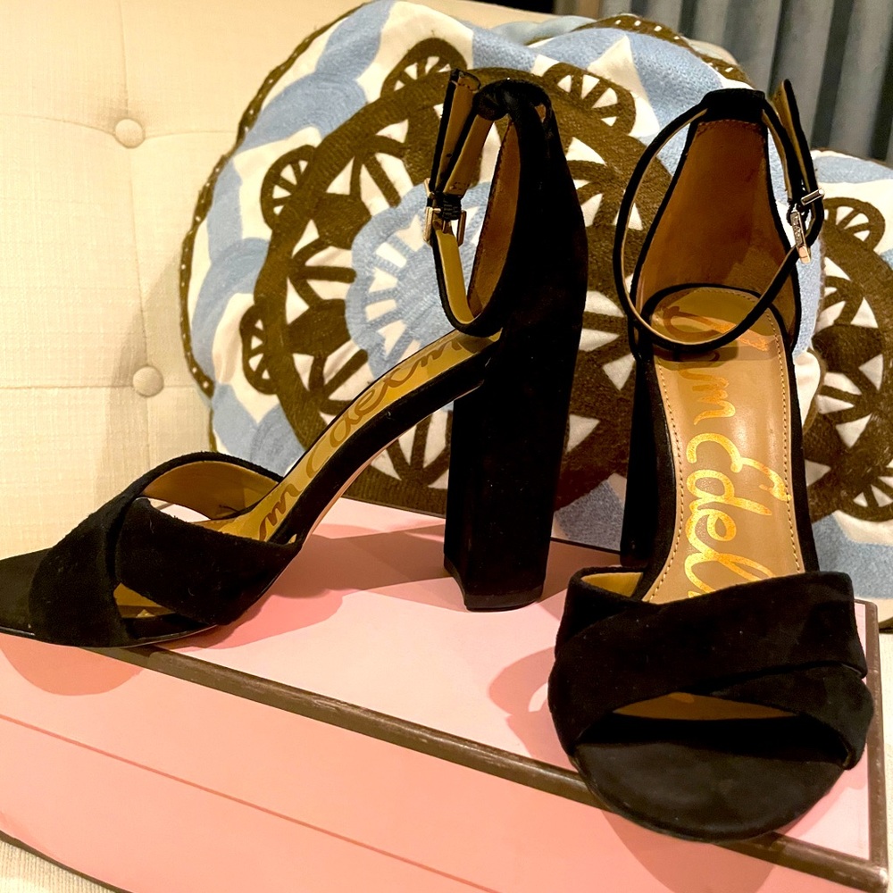 Black suede ankle strap sandal with peep toe Heel: 3.9 inches